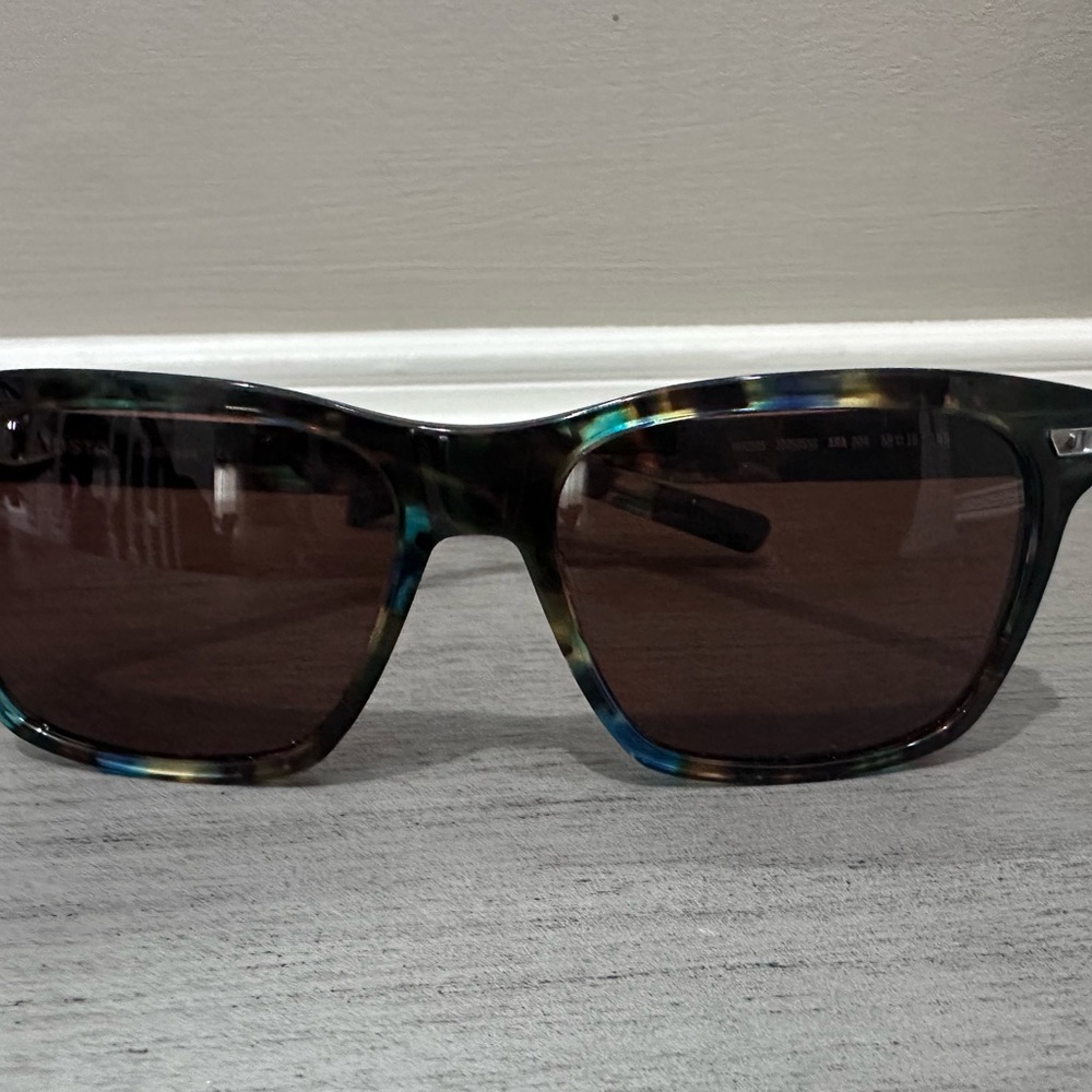 Costa Brown Oversized Glasses with Polarized Lenses - Picture 6 of 9
